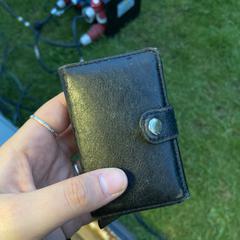 Wallet, gisa salatu by Lente Kabinet Festival (OLD) iLost erabiliz