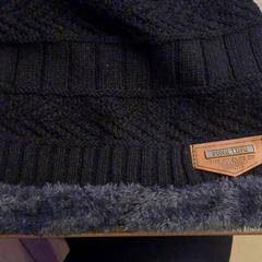 Cappello, come riportato da Leonardo Royal Hotel Amsterdam utilizzando iLost