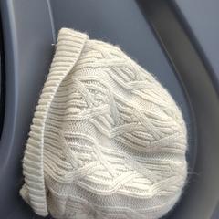 Witte muts, come riportato a iLost