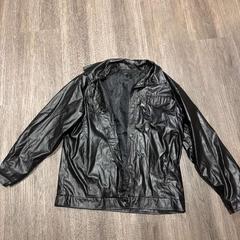 Jacket black, as reported by Amsterdam ID Aparthotel using iLost