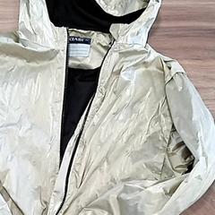 Veste, a été signalé par CARS HANGARD utilisant iLost