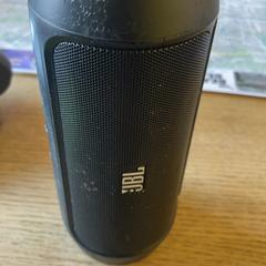 Hizlaria JBL speaker Black, gisa salatu by MEININGER Hotel Berlin East Side Gallary iLost erabiliz
