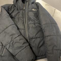 Casaco, como reportado por IKEA Haarlem utilizando o iLost