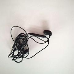 Cuffia Ecouteurs, come riportato da Twisto utilizzando iLost
