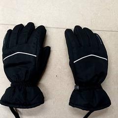 Handschuhe Zwart, gemeldet von Qbuzz GD Groningen Peizerweg über iLost