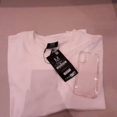 Camisa En telefoon hoesje, segons ha informat Van der Valk Hotel Schiphol mitjançant iLost