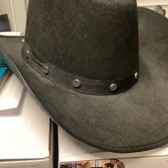 Sombrero Cowboy hat black, ha sido reportado por MEININGER Hotel Copenhagen con iLost