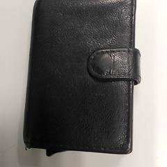 Kártyatartó Alshaer, amint azt Regio West-Vlaanderen az iLost segítségével jelentette.