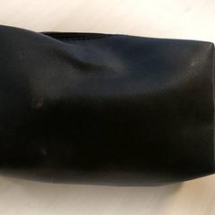 バッグ - Toilettas zwart がiLostで Centraal magazijn によって報告されました