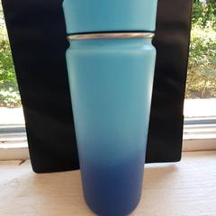 Botella termo Aluminium, lichtblauw / donkerblauw., ha sido reportado por DierenPark Amersfoort con iLost