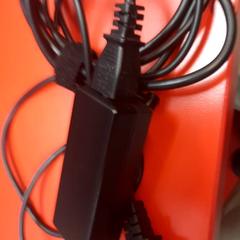 Carregador de portátil, como reportado por UvA REC utilizando o iLost