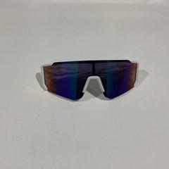 Des lunettes de soleil - 251025 OUTW, a été signalé par Ziggo Dome utilisant iLost