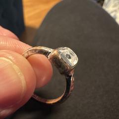Ring (not valuable)، كما تم الإبلاغ عنه عبر iLost
