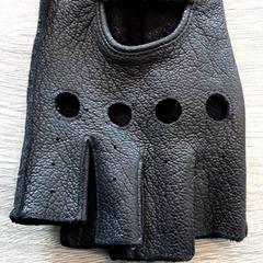 قفاز، كما تم الإبلاغ عنه بواسطة EBS Tramplein عبر iLost