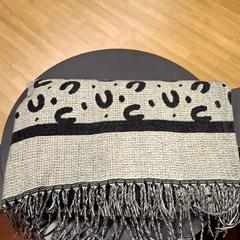 Sciarpa Echar, come riportato da IKEA Nice Saint Isidore utilizzando iLost