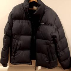 Chaqueta, segundo informou Grand Hotel Amrath Kurhaus usando iLost