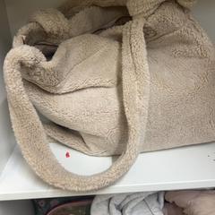 Sac Roze, a été signalé par IKEA Utrecht utilisant iLost