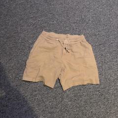 Šortky Groen, jak nahlášeno Haven Hotel Rotterdam pomocí iLost