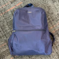 バックパック Blauw がiLostで Connexxion Amstelland-Meerlanden Schiphol Noord によって報告されました