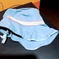 Kinder hoedje Blauw, rapporterat av Apenheul med iLost