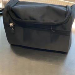 Toalettprodukter toiletry blue, rapporterat av MEININGER Hotel Leipzig Hauptbahnhof med iLost