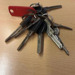 Kulcsok, amint azt GVB az iLost segítségével jelentette.