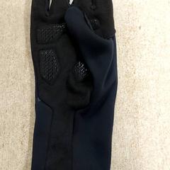 Oblečení - Handschoen zwart, jak nahlášeno Regio Oost-Vlaanderen pomocí iLost