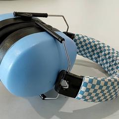 Elektronika - Gehoorbeschermer lichtblauw/zwart, zgłoszono przez Regio Oost-Vlaanderen przy użyciu iLost