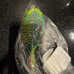 Oorbellen, borstel, lenzen groen, segons ha informat Hotel Van der Valk Harderwijk op de Veluwe mitjançant iLost