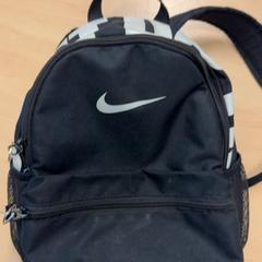 Hátizsák, amint azt RET az iLost segítségével jelentette.