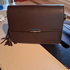 Väska Bruin, rapporterat av Familiepark Drievliet med iLost