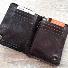 Wallets, as reported by EBS Tramplein using iLost
