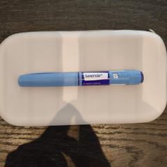 Medicijn pen injectie in etui wit, ha sido reportado por Van der Valk Hotel Amsterdam-Amstel con iLost