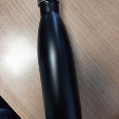 Fles  zwart، كما تم الإبلاغ عنه بواسطة Connexxion Noord Holland Noord Alkmaar عبر iLost