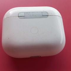 Funda airpods, segons ha informat Arriva West-Brabant mitjançant iLost