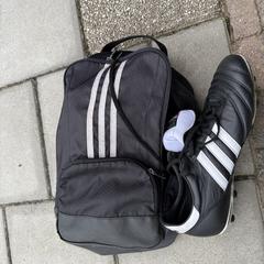 Voetbalschoen in tas, jak bylo nahlášeno na iLost