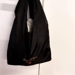 Táska, amint azt Qbuzz ZHN az iLost segítségével jelentette.