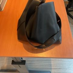 Tas Ehiwe, zweden., zoals gemeld door Gemeente Amsterdam - Bureau Gevonden Voorwerpen met iLost