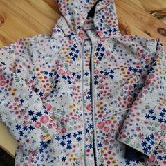 Kinderjasje Wit met diverse kleuren opdruk, zoals gemeld door Dijkpop Festival met iLost