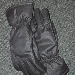 Gants, a été signalé par Breda University of Applied Sciences Mgr. Hopmansstraat utilisant iLost