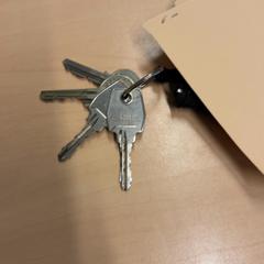 鍵 がiLostで RET によって報告されました