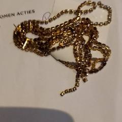 Fülbevaló, amint azt TivoliVredenburg az iLost segítségével jelentette.