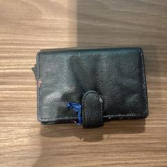 Pasjeshouder Ali zwart - 151225BIDF, as reported by Ziggo Dome using iLost