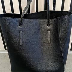 Saco, como reportado por Syntus Provincie Utrecht utilizando o iLost