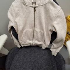 Camisola, como reportado por IKEA Paris - Italie Deux utilizando o iLost