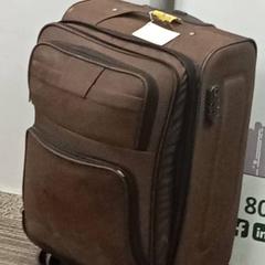 حقيبة سفر، كما تم الإبلاغ عنه بواسطة محطة الرياض (الرياض) عبر iLost