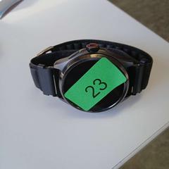 Reloxo de pulso Ticwatch Mobvoi, segundo informou Rock Werchter usando iLost