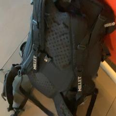 Sac à dos Black, a été signalé par MEININGER Hotel Heidelberg Hauptbahnhof utilisant iLost