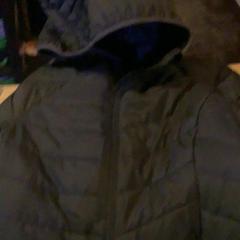 Chaqueta Zwart, ha sido reportado por Café Leentje con iLost