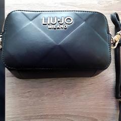 Táska, amint azt EBS Tramplein az iLost segítségével jelentette.